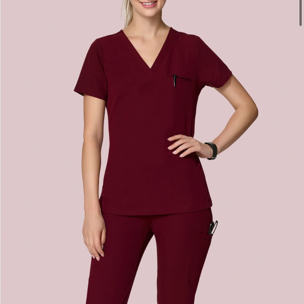 Mandala Women's Wine Scrub Set